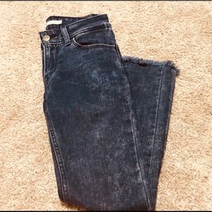 Cropped Distressed Hem Levi's Jeans